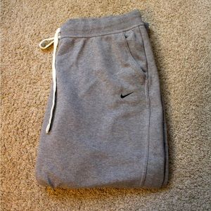 Women’s Nike sweatpants